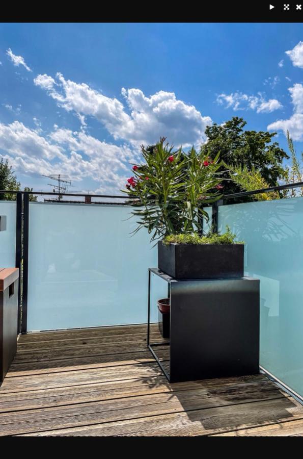 Zimmer - Modernes Apartment Mit 45 Qm. Straubing Luaran gambar