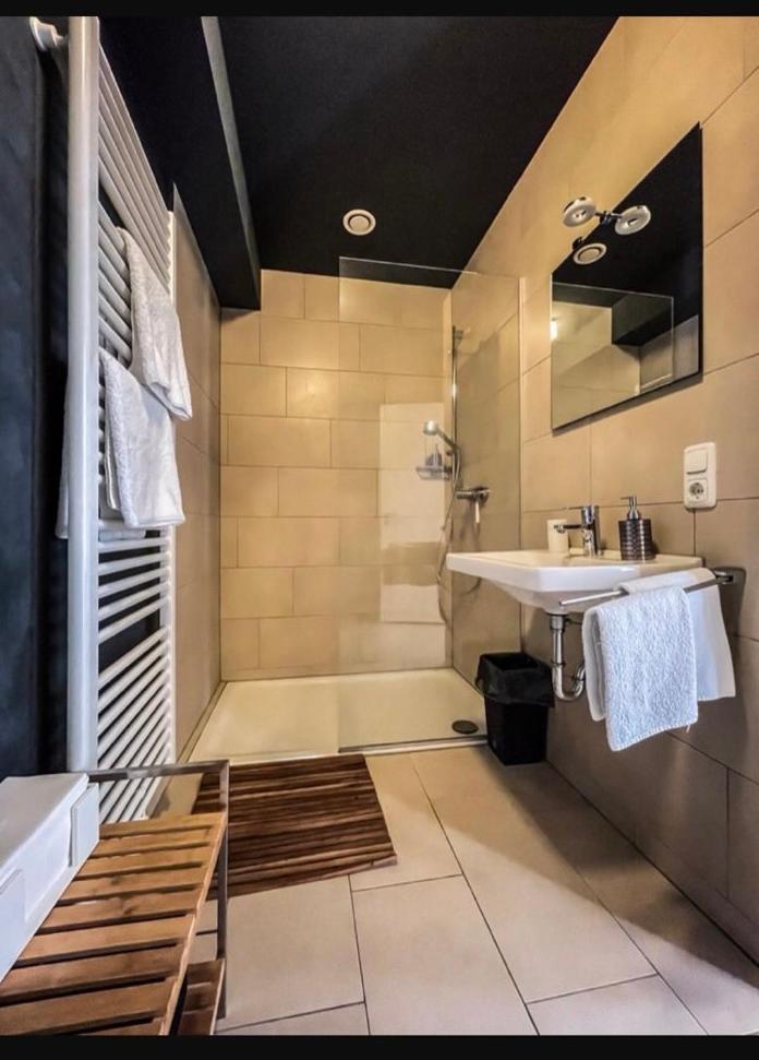 Zimmer - Modernes Apartment Mit 45 Qm. Straubing Luaran gambar
